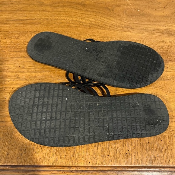Sanuk Women's Yoga Salty Slip On Black Sandals Flip Flops - Picture 5 of 5
